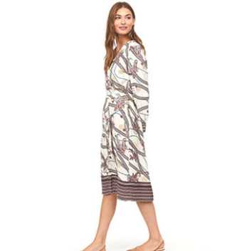 Round Neck With Collar Flip